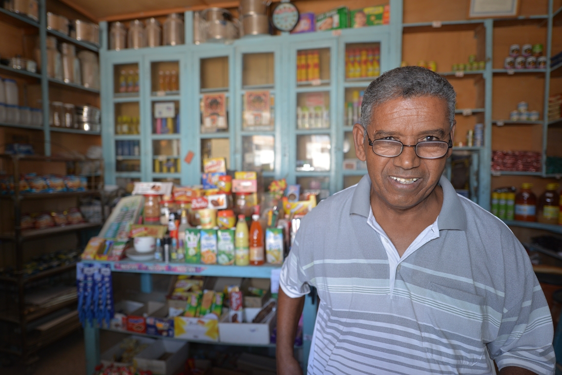 TUNISIE - TOZEUR - L`épicier: une rencontre humaine et chaleureuse