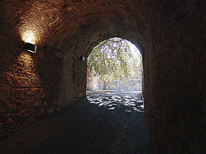 Tunnel