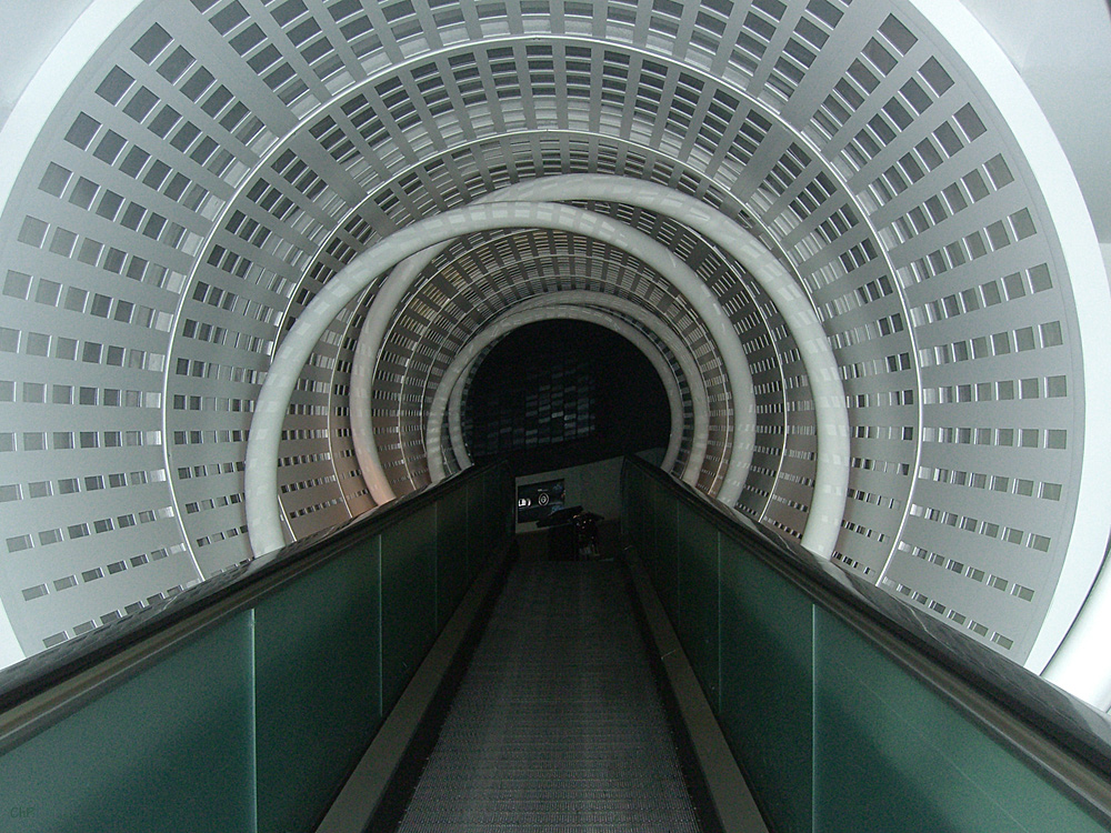 Tunnel-Blick in das Dunkel
