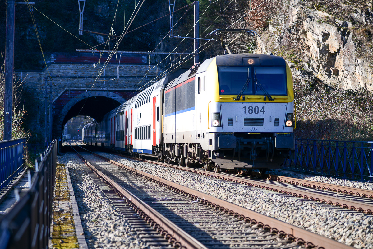 Tunnel de Trooz mit Doppeldecker (B)