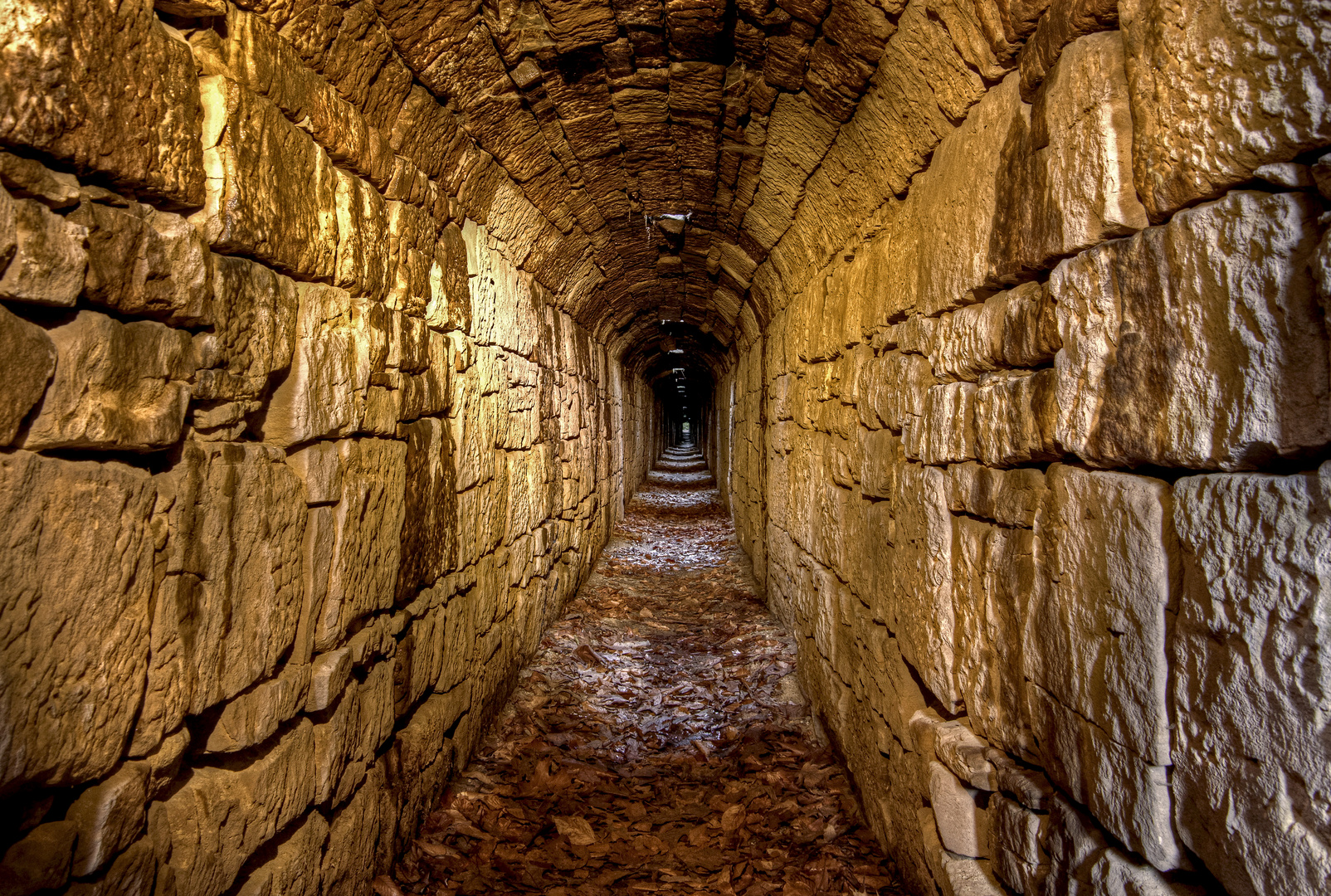 Tunnel der Jagdanlage Rieseneck bei Kahla/Thüringen