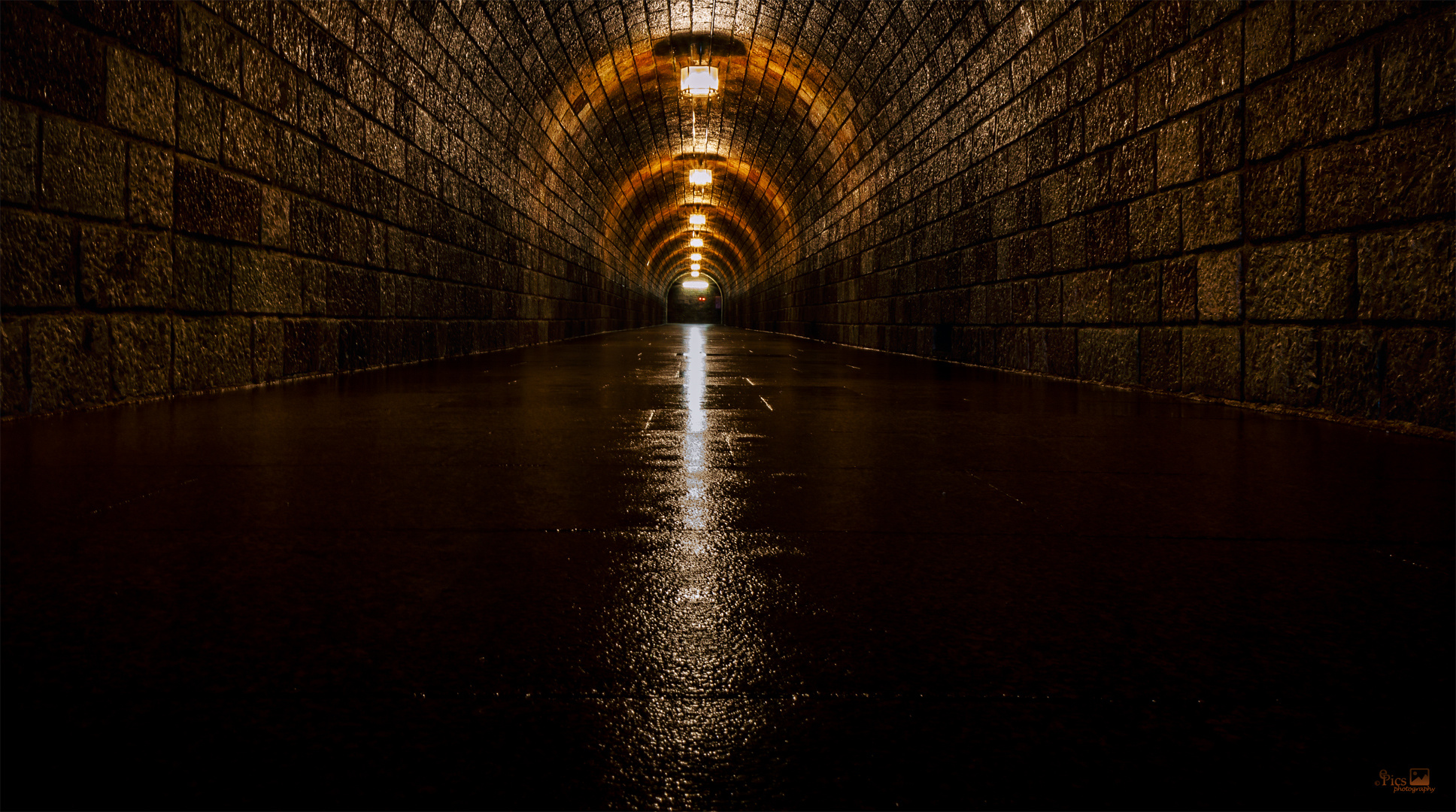 Dunkler Tunnel Dunkler Tunnel