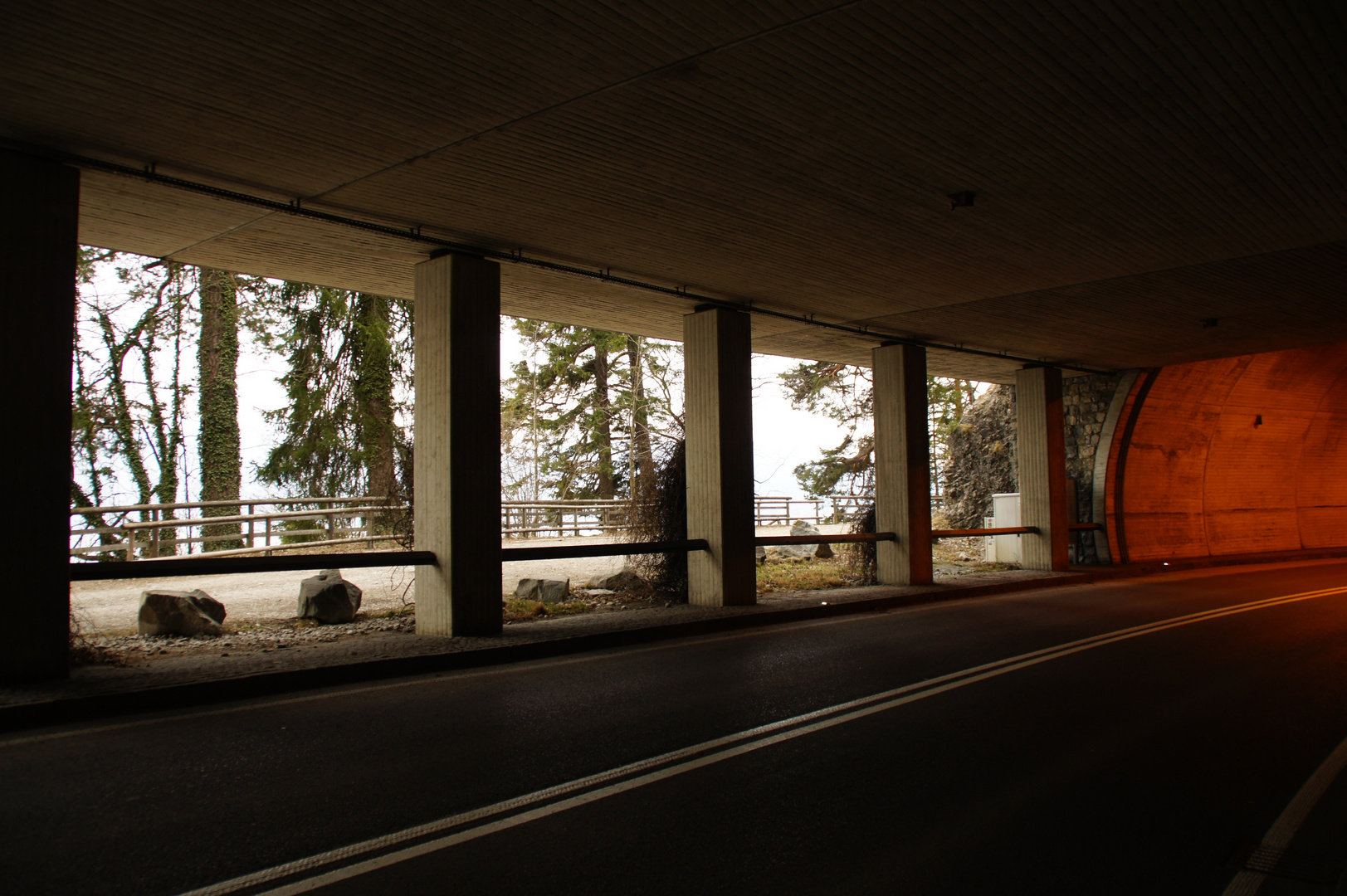 Tunnel Ein- und Ausblicke