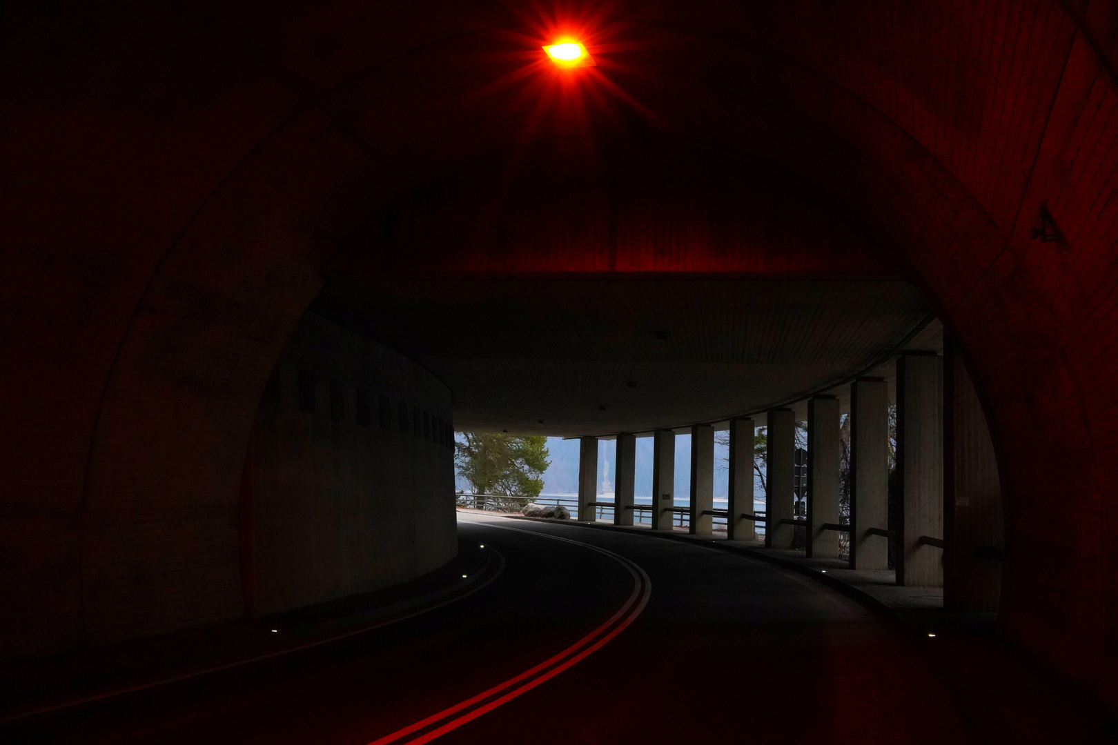 Tunnel Ein- und Ausblicke