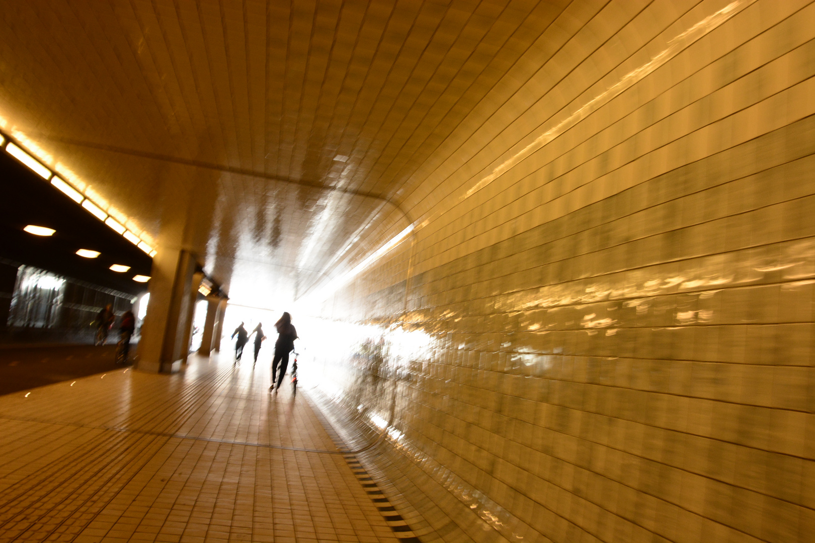 Tunnel flou à Amsterdam