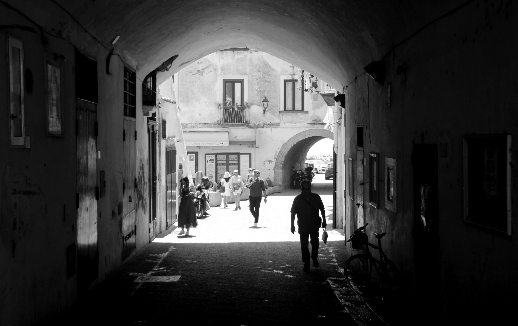 TUNNEL IN BLACK & WHITE