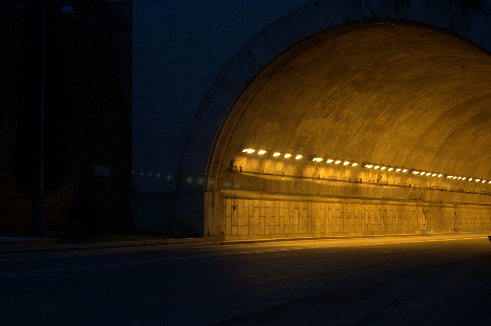 Tunnel in Rome