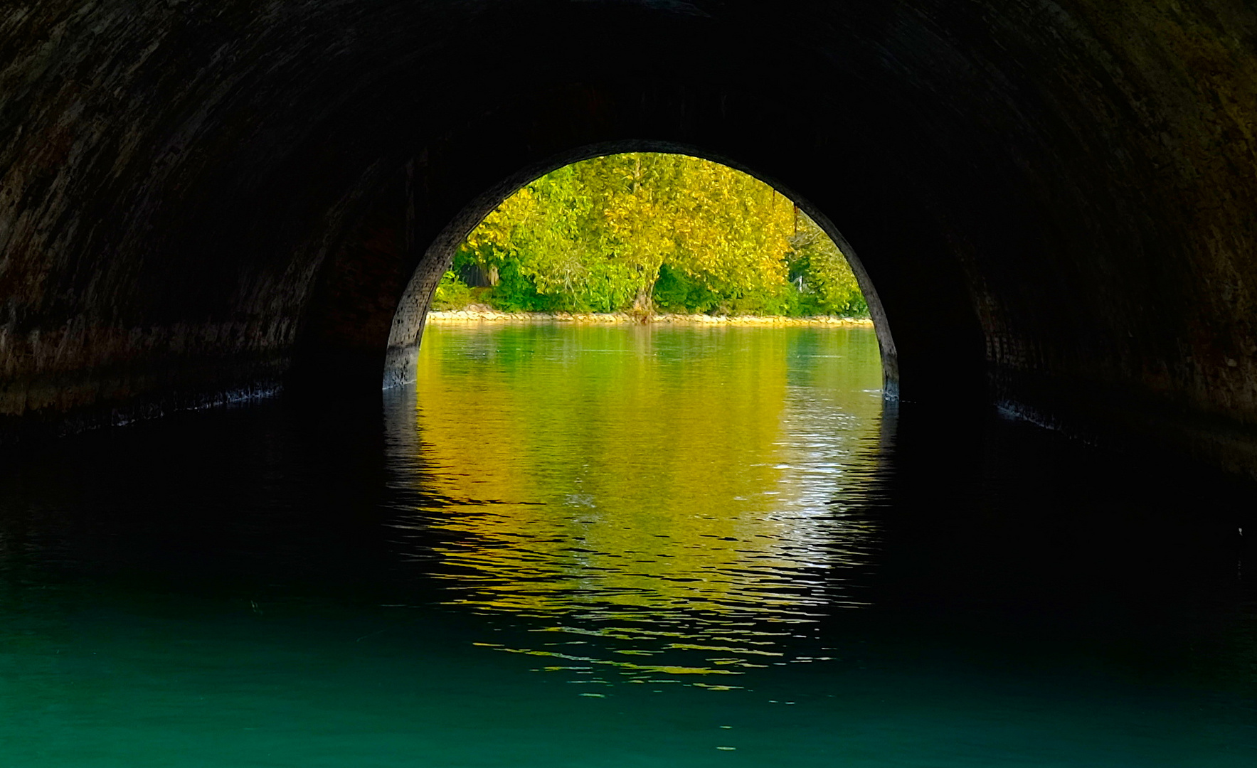 tunnel nella rocca