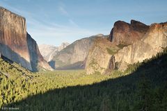 Tunnel View