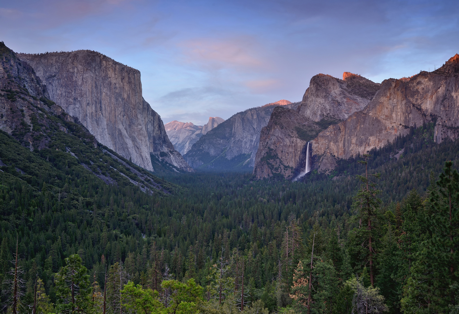 Tunnel View