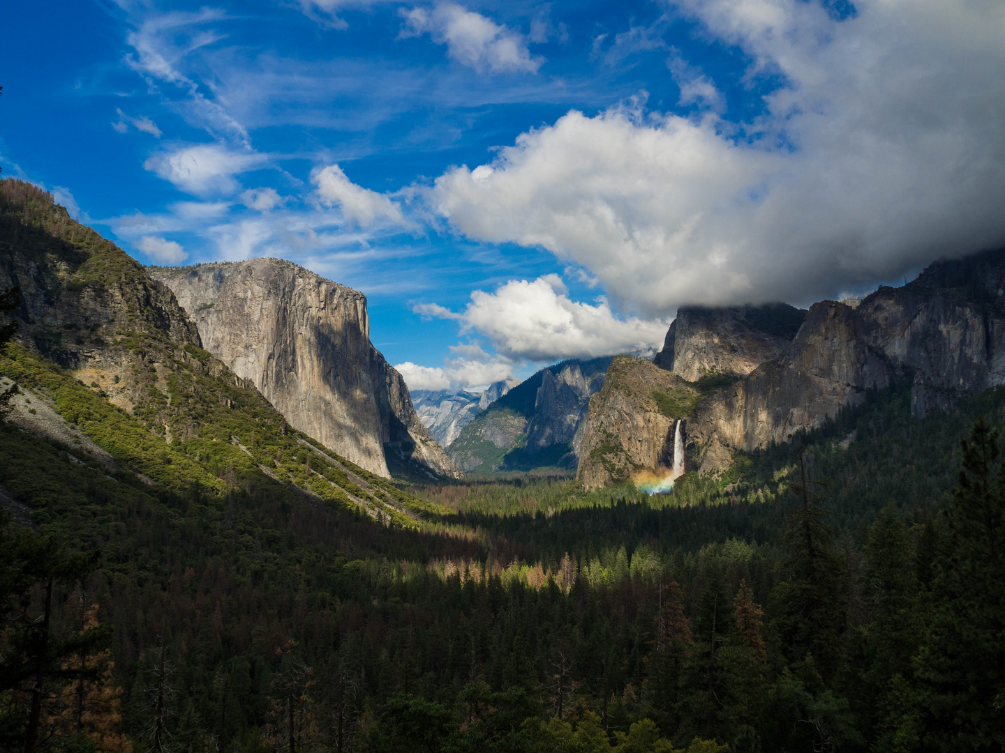 Tunnel view - El Captain und Wasserfall mit Regenbogen