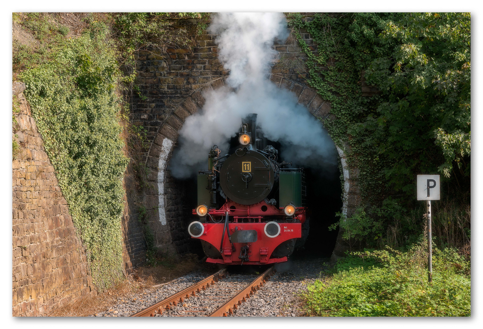 Tunnelausfahrt Burgbrohl Foto & Bild spezial, herbst, eisenbahn