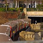 Tunnelwärts an den St. Pauli Landungsbrücken