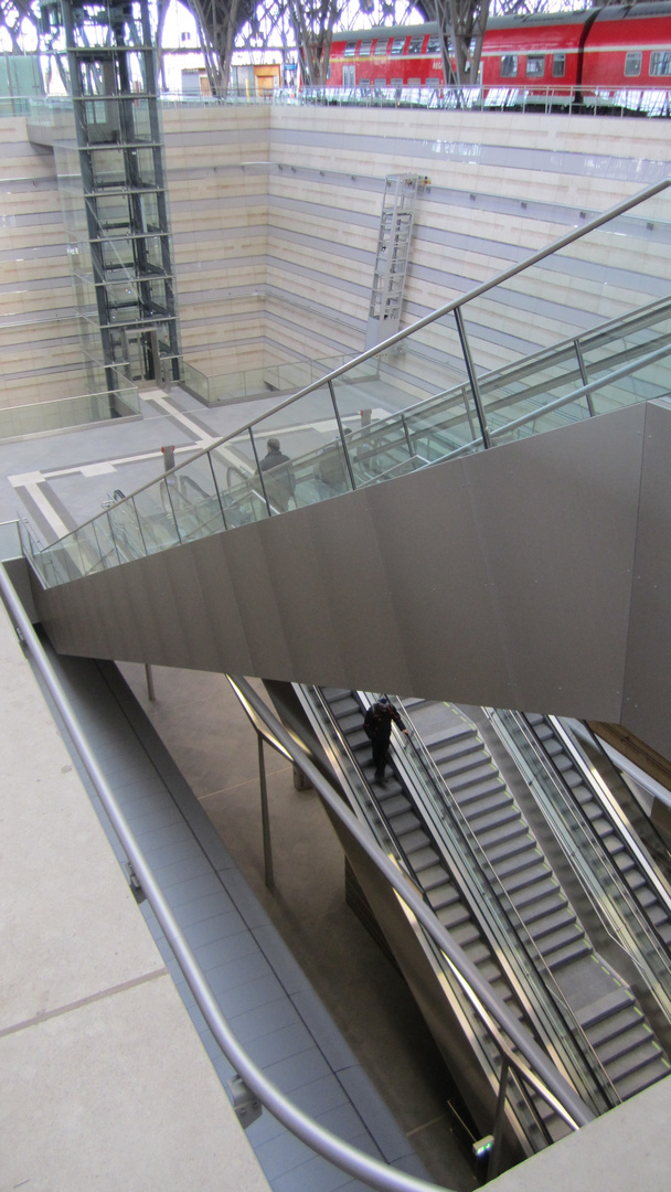 Tunnelzugang von den Längsbahnsteigen im Hauptbahnhof