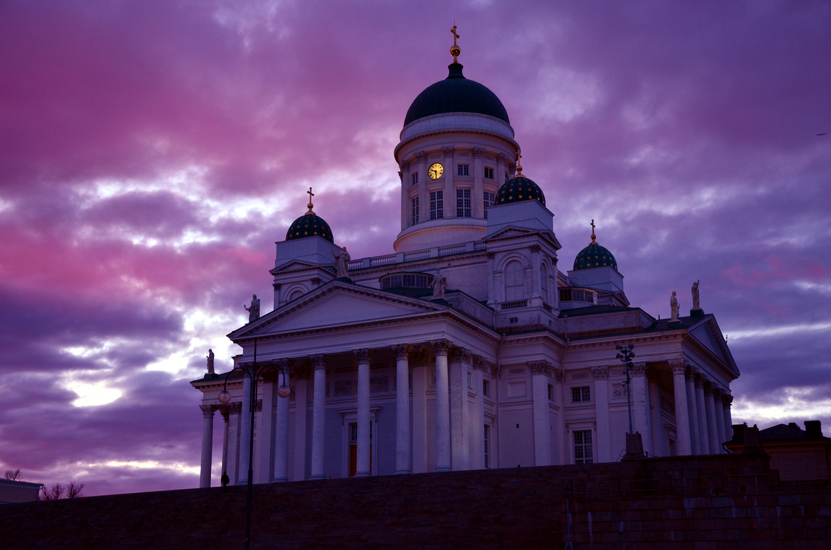 Tuomiokirkko during sunset