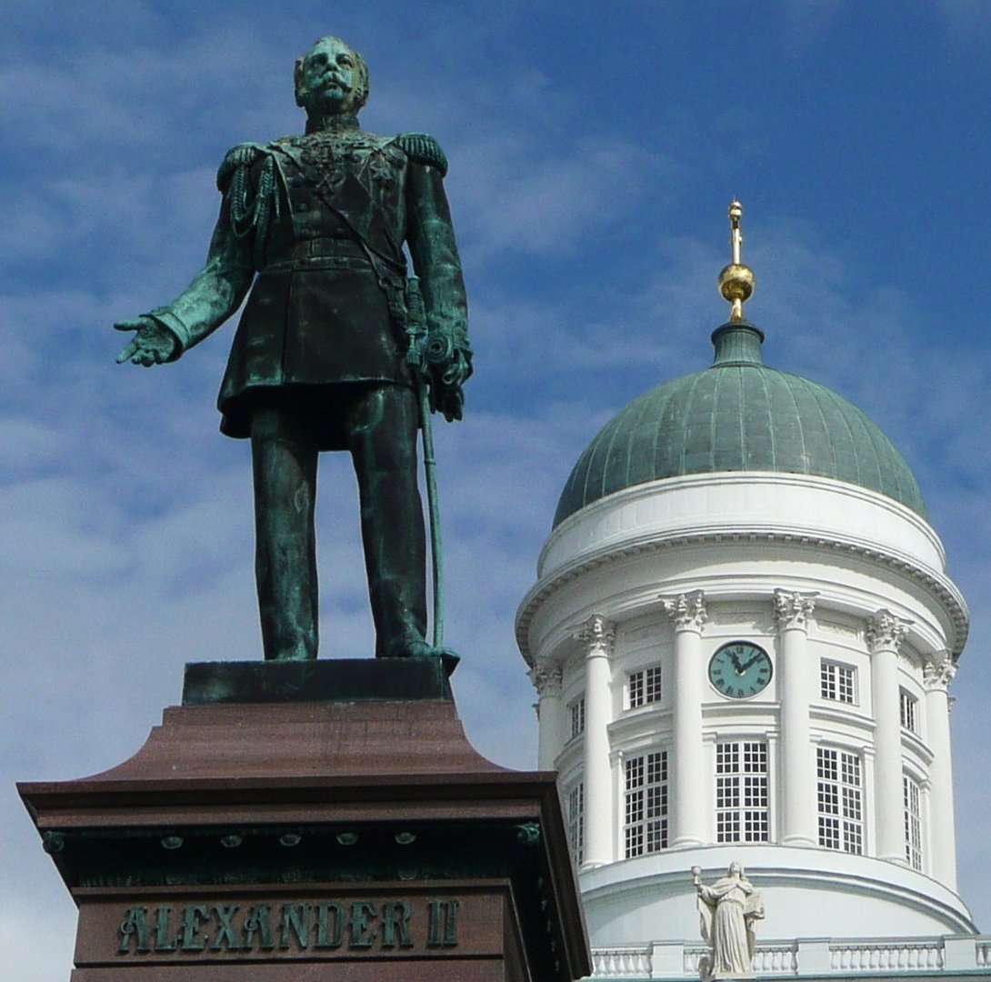 Tuomiokirkko mit II.Alexander Denkmal - Helsinki