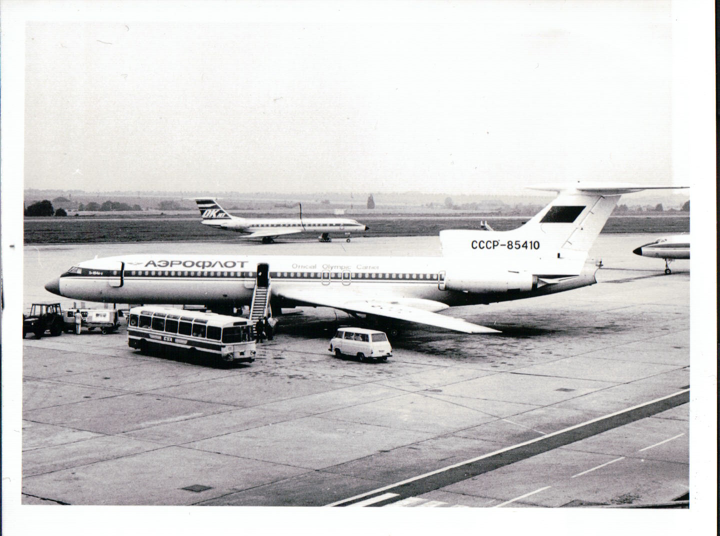 Tupolev TU154 M & Tupolev TU134 Foto & Bild luftfahrt