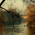 TURIN, A LA PUESTA DEL SOL DEL INVIERNO SOBRE EL RIO PO