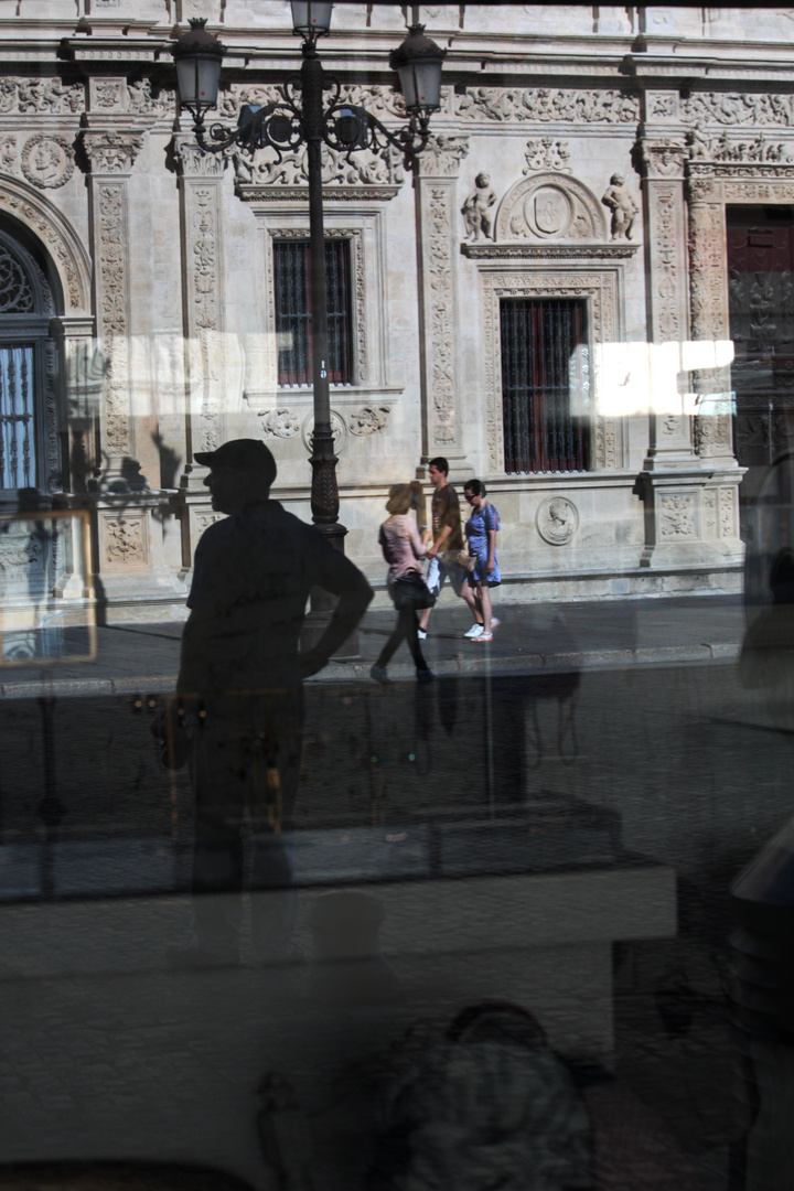 turistas en la plaza de san francisco