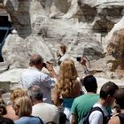 Turisti a Roma: Fontana di Trevi 2