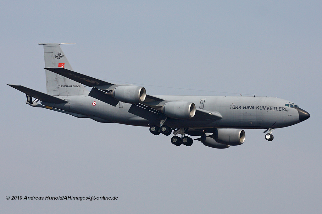 ***Turkish AF KC-135R on final *** (bevor die Aschewolke kam)