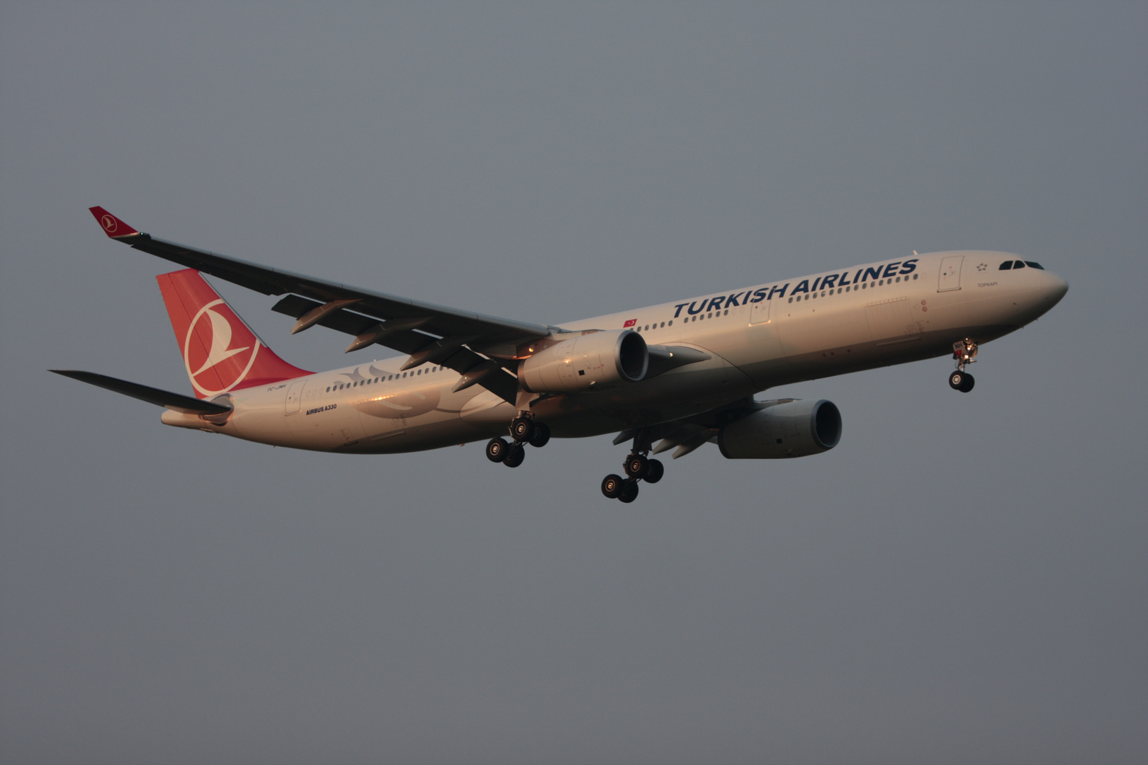 Turkish Airlines A 330-300 ''Topkapi'' TC-JNH