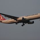 Turkish Airlines A 330-300 ''Topkapi'' TC-JNH