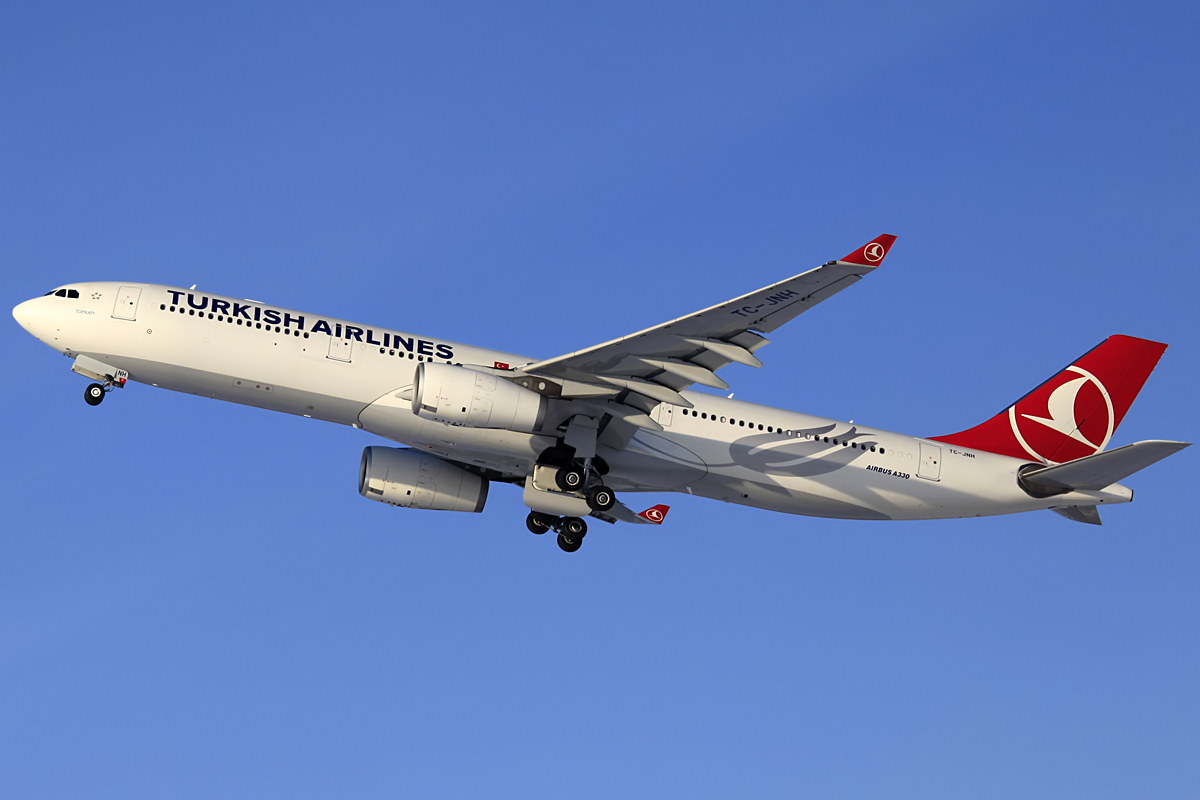 Turkish Airlines A330 - Munich Airport am 09.02.2013
