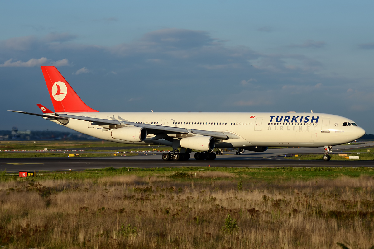 Turkish Airlines A340 in Frankfurt