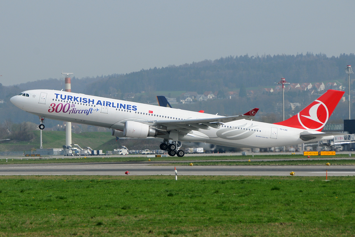 Turkish Airlines Airbus A330-300 TC-LNC