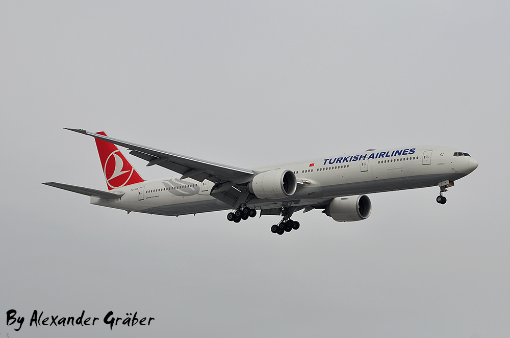 Turkish Airlines at Hannover (16.03.2013)