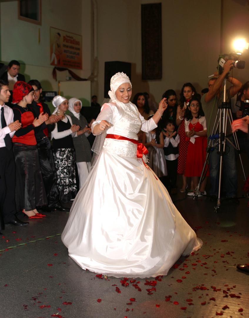 TURKISH WEDDING DANCE