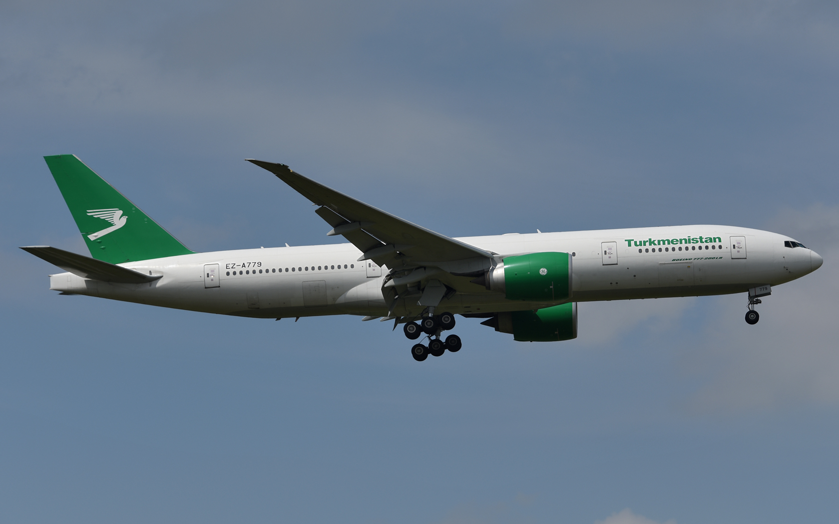 Turkmenistan Airlines Boeing 777-22KLR EZ-A779 