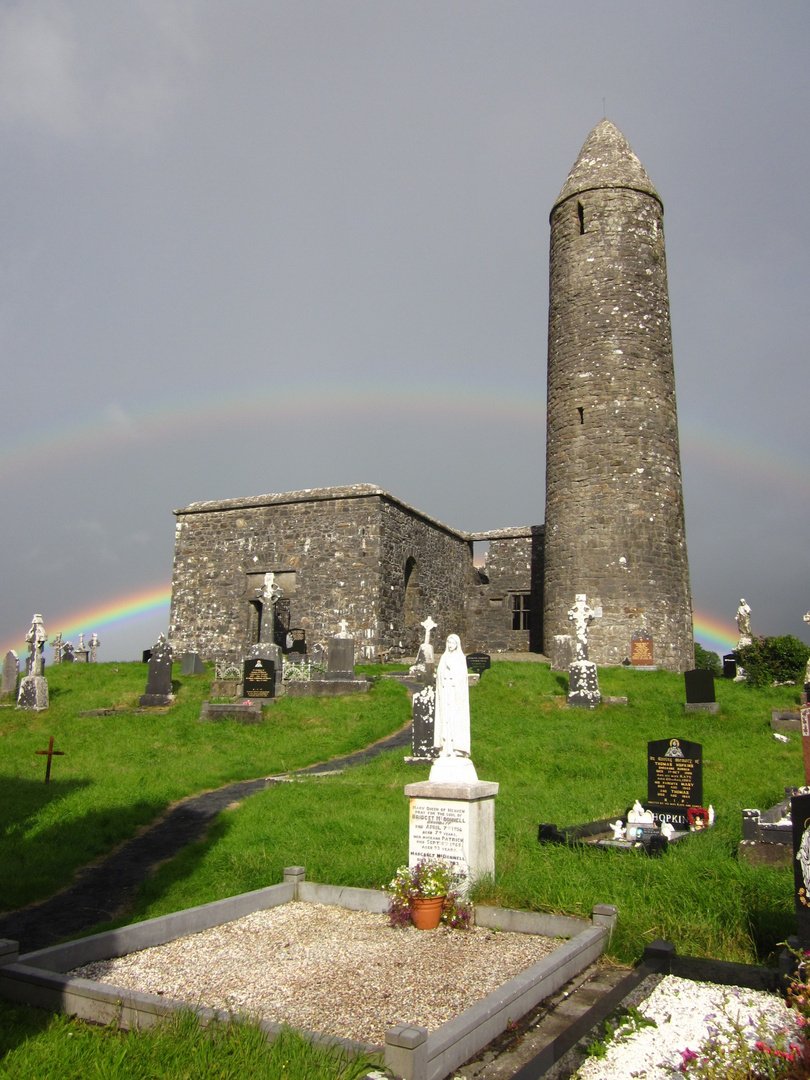 Turlough Cemetery - mit RoundTower