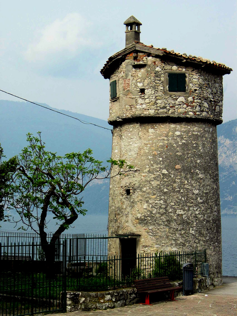 Turm am Gardasee