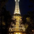 Turm auf dem Prager Petry Berg