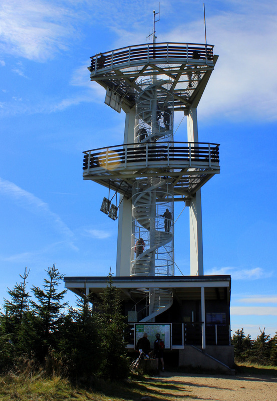 Turm auf der Tafelfichte,dem zweithöchsten Berg des Isergebirges