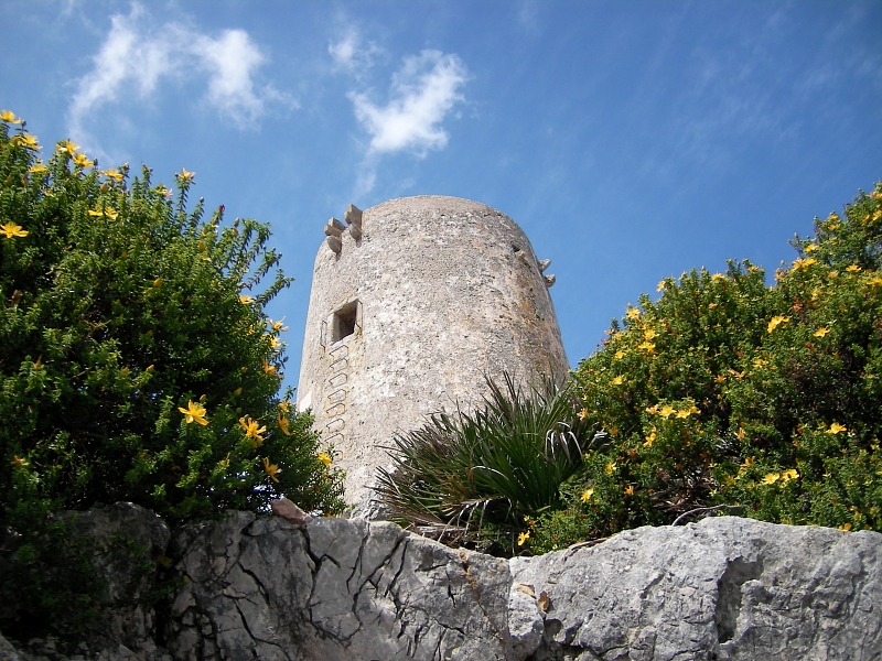 Turm auf Mallorcas Nordosten