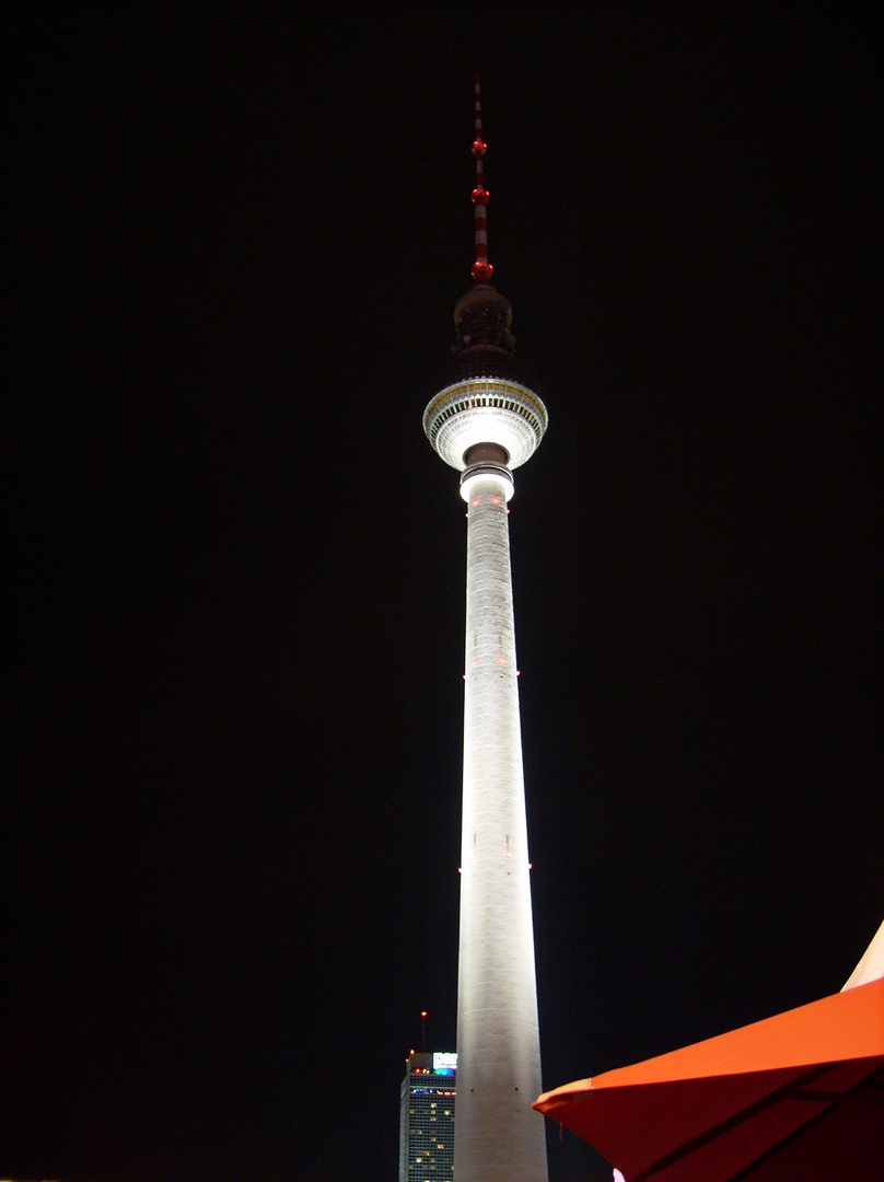 Turm bei Nacht