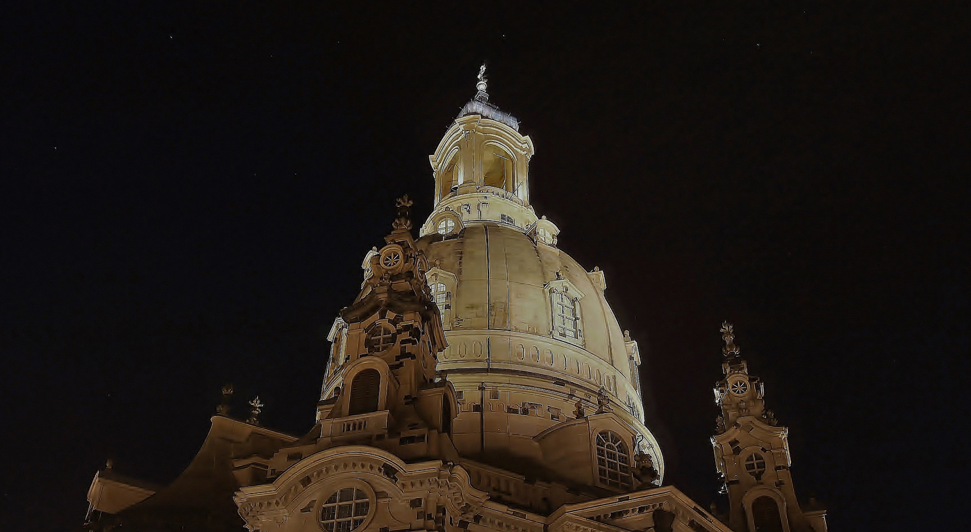 Turm der Frauenkirche in Dresden....