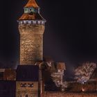 Turm der Kaiserburg Nürnberg bei Nacht