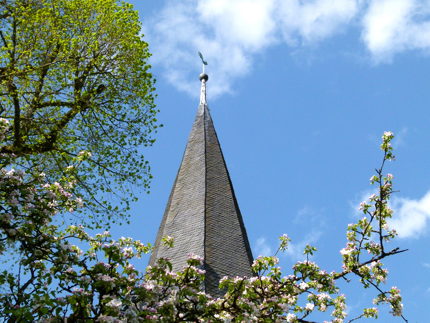 Turm der Kreuzkirche Wiedenest