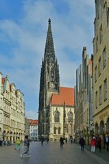 Turm der Lamberti - Kirche mit Prinzipalmarkt Münster