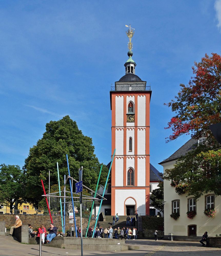 Turm der Nikolaikirche ...