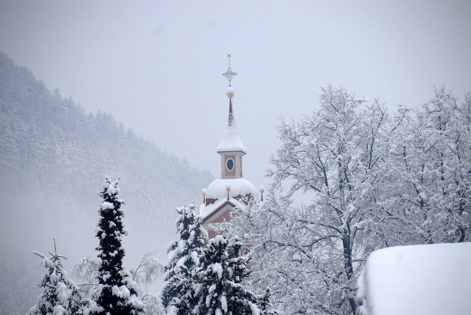 Turm der Pfarrkirche "Maria Loreto"