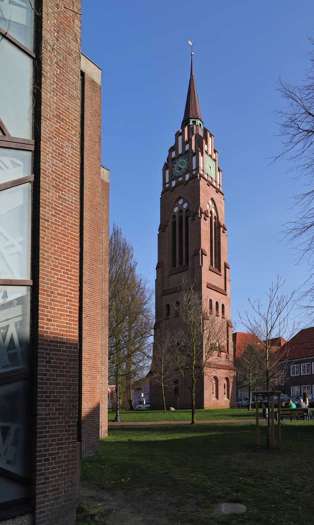 Turm der Stadtkirche in Jever (2019_03_22_EOS 6D Mark II_0908_ji)