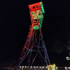 Turm der Wasserwacht bei Nacht