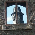 Turm im Fenster