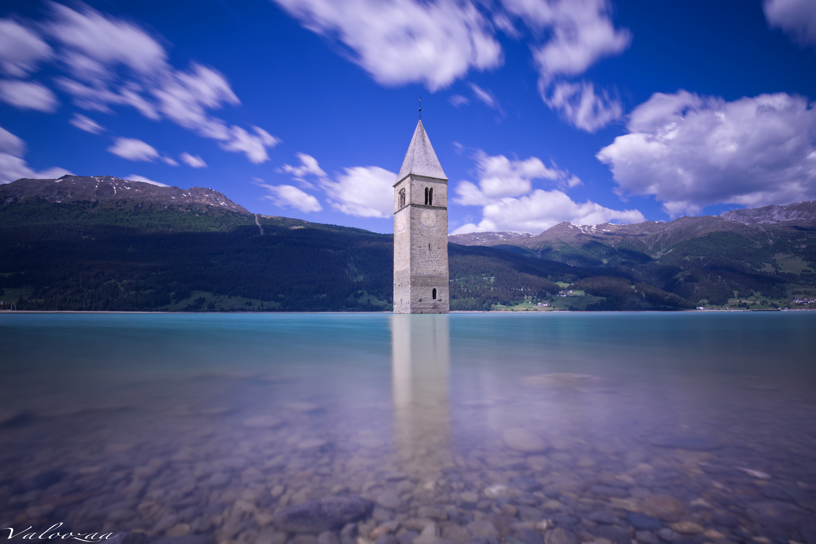 Turm im See