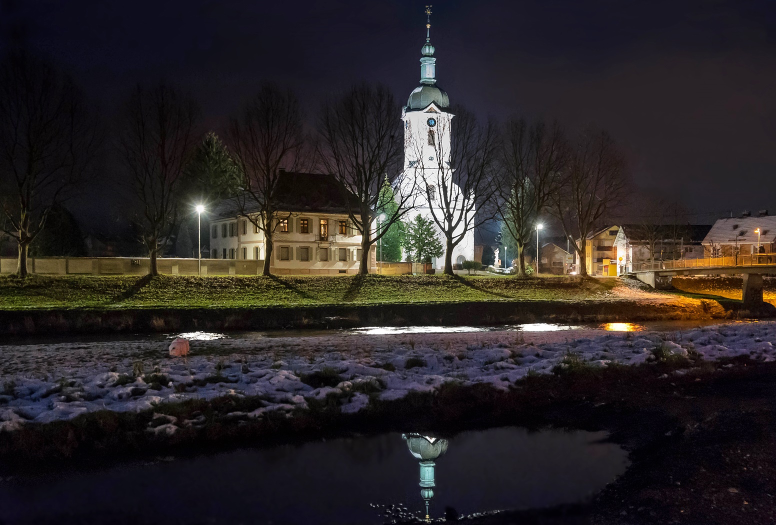  Turm im Spiegel